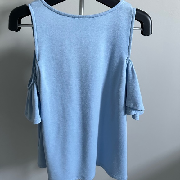 Light Blue cold should top with ruffle sleeves - Picture 5 of 5
